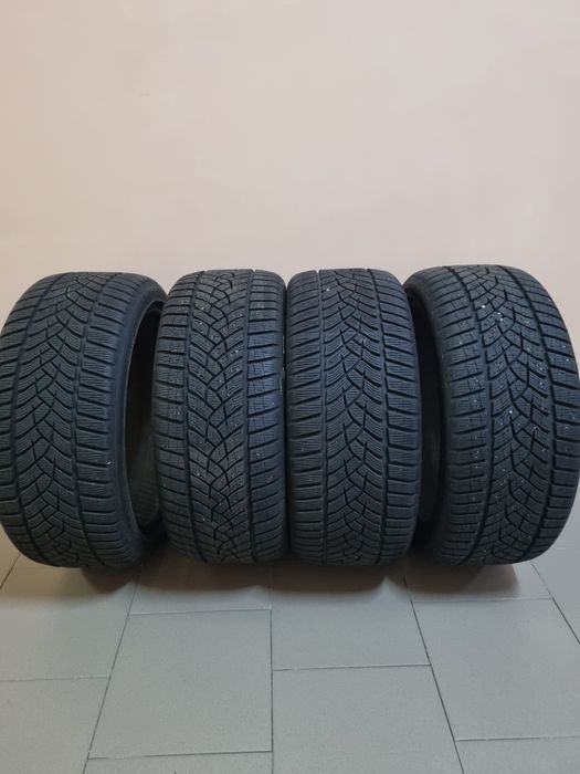 235/40/19 Goodyear UltraGrip Ice 2+