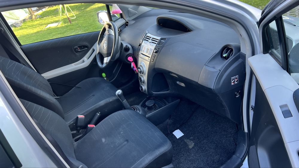 Toyota yaris II a 1.1 klimatyzacja 2009