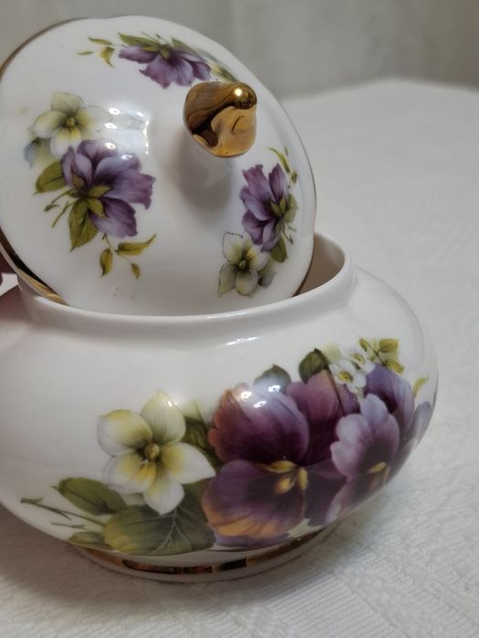 Посуд Royal Albert