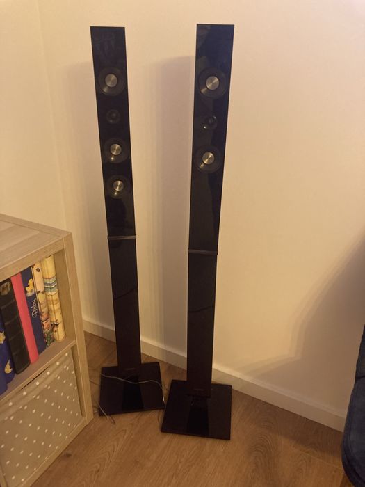 4 Samsung Speakers