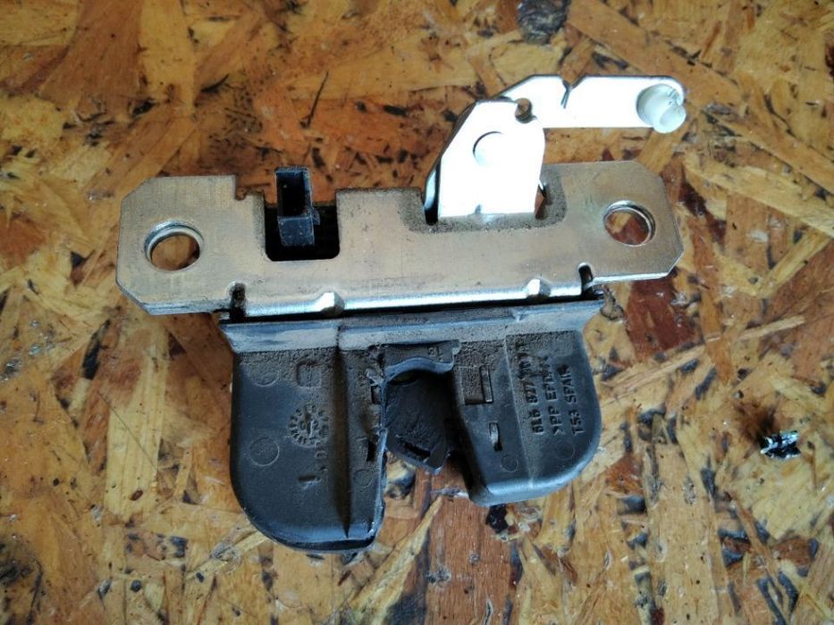 FECHO DA MALA SEAT IBIZA 6L 02-08