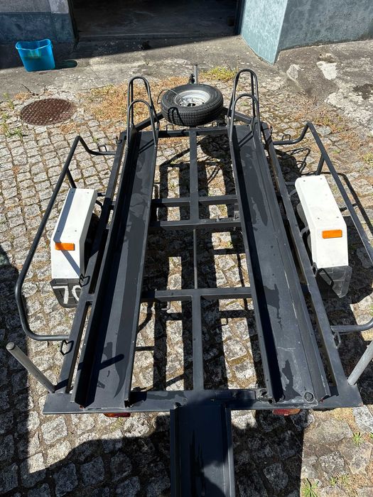 Reboque Porta-Motos (2 Motos) – Excelente Estado
