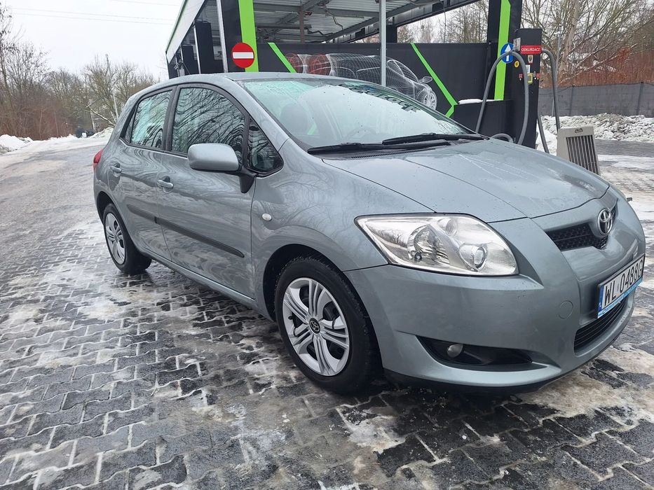 Toyota Auris 2009 r. 1,6 Valvematic 132 KM. Solidne auto jeszcze na lata.