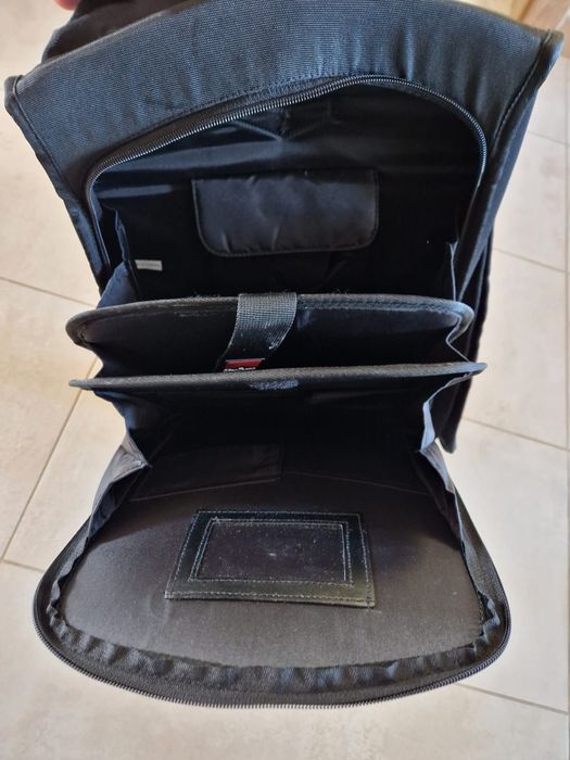 Plecak teczka neseser usztywniany na laptopa nie używany.