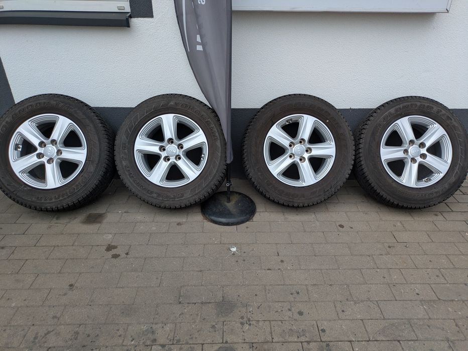 5x114.3 ET36 16" Kia sportage  215/70R16 Yokohama Geolander I/T