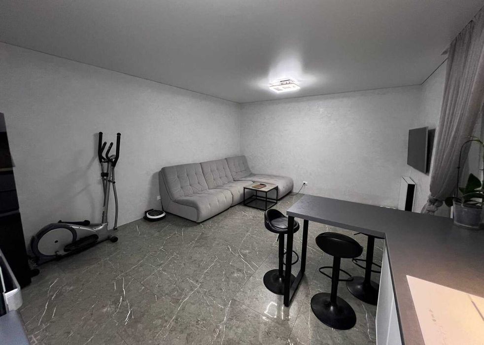 Продаж 2 поверхового таунхауса в Агрономічному