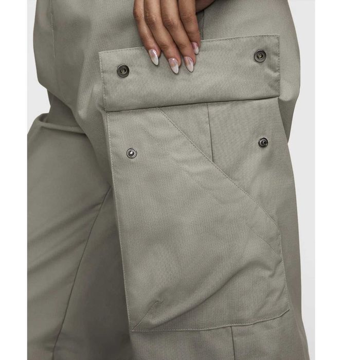 Штани жіночі Nike Everything Wovens Mid-Rise Cargo Pants (FV7643-320)