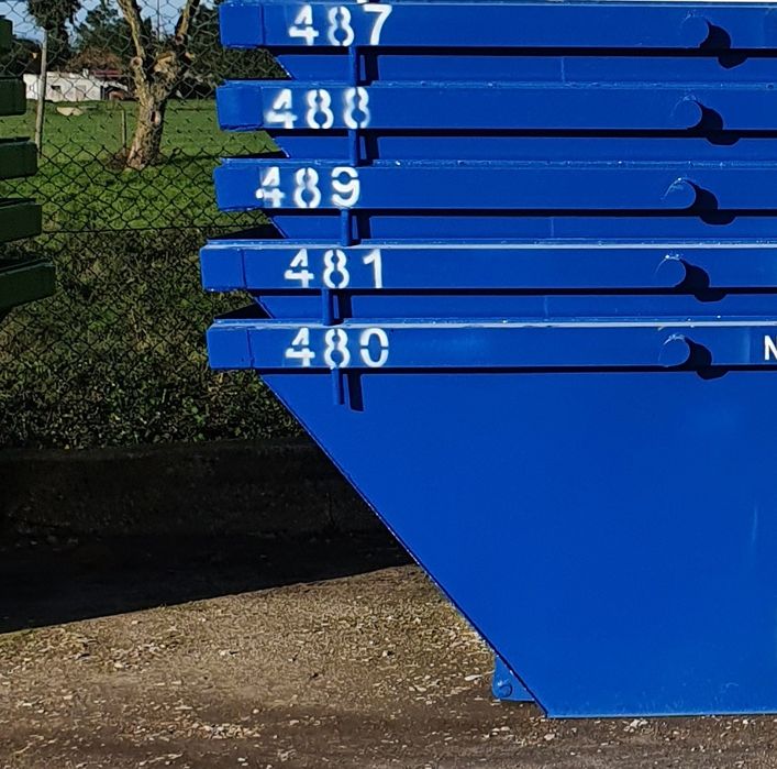 CARRINHAS e CONTENTORES p/ recolha de todo o tipo de resíduos de obras