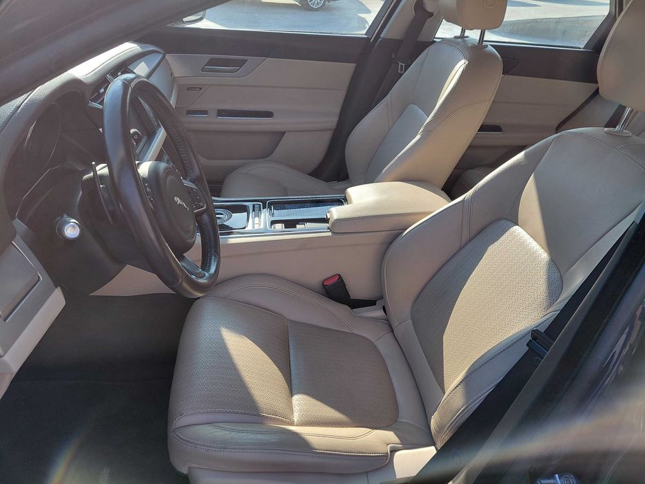 Jaguar XF 2.0D  2015 Salvado/ Avaria Motor