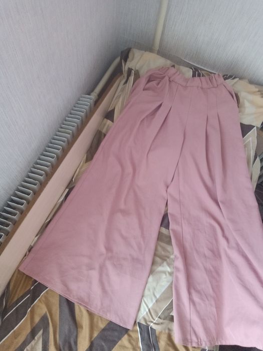 Продаю рожеві штани