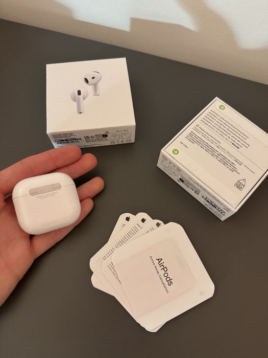 Słuchawki AirPods 4 ANC