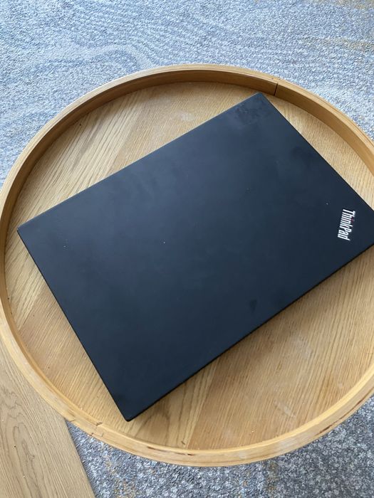 Lenovo ThinkPad T490 | i5 | 24GB RAM | 512GB SSD | Windows 11 Pro | Bateria 73 cykle + Stacja