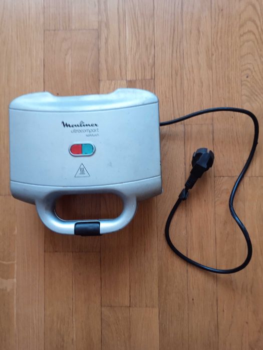 Вафельниця moulinex