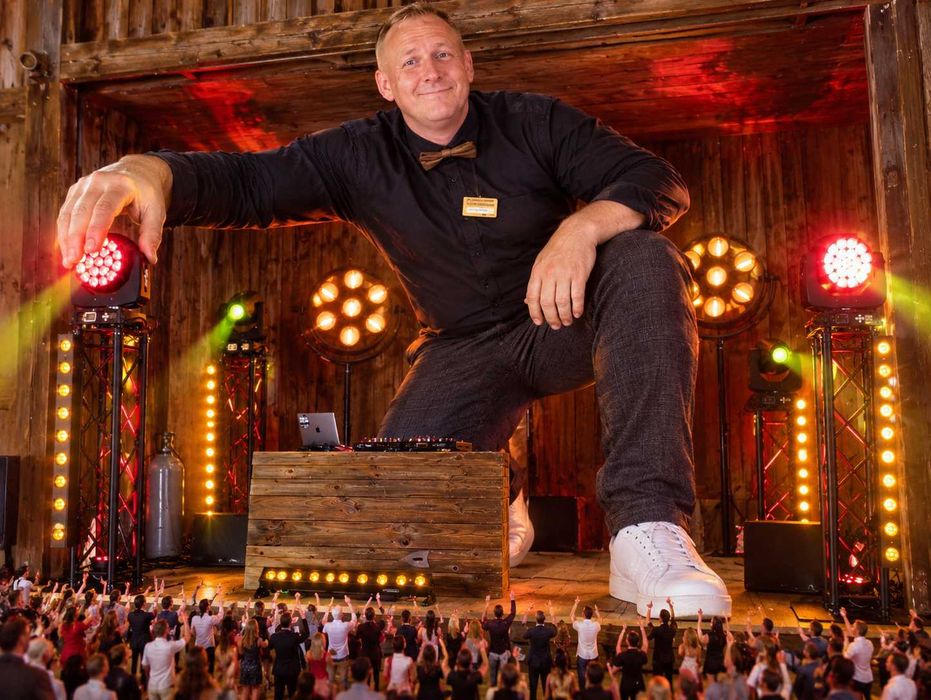 DJ wodzirej na wesele foto budka,lustro,ciężki dym,Love, pistolet co2