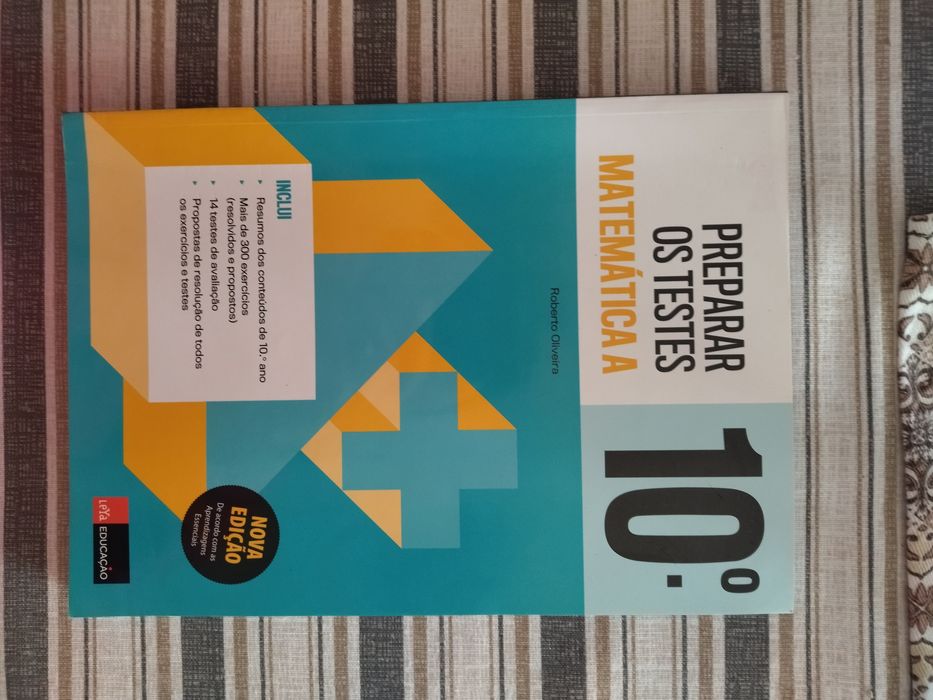 Livro de exercícios de Matemática A 10 ano - LeYa