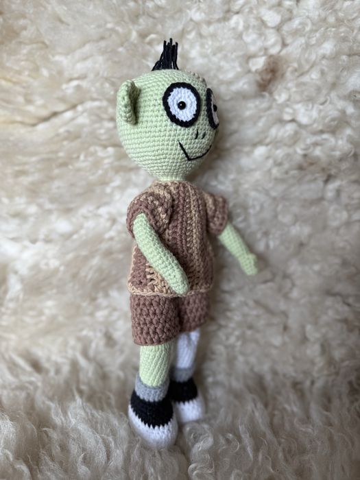 Czesio Maskotka na szydełku