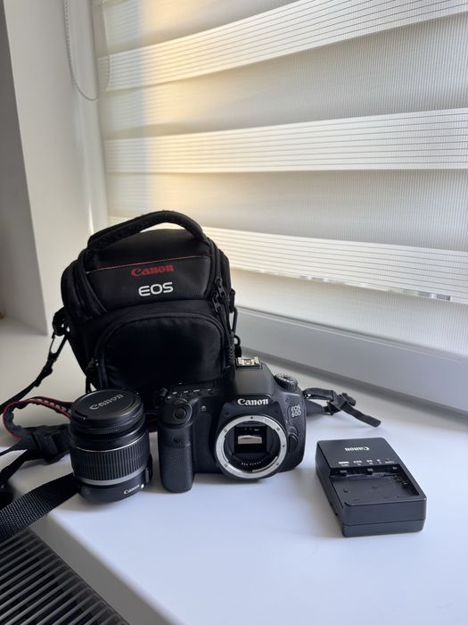 Canon EOS 60D + obiektyw EF-S 18-55 mm + torba - zadbany komplet