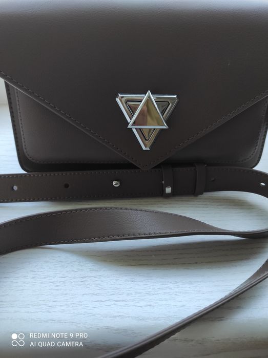 Женские сумки через плечо