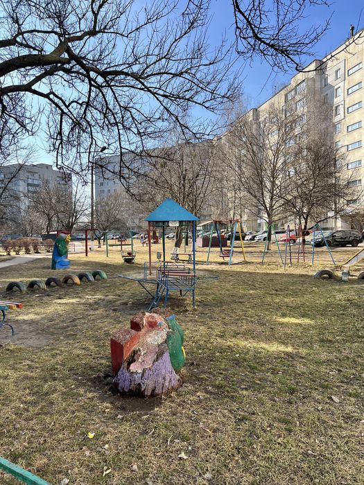 ПРОДАМ 4 кім.кв. в зразковому будинку район Богдана 29000$