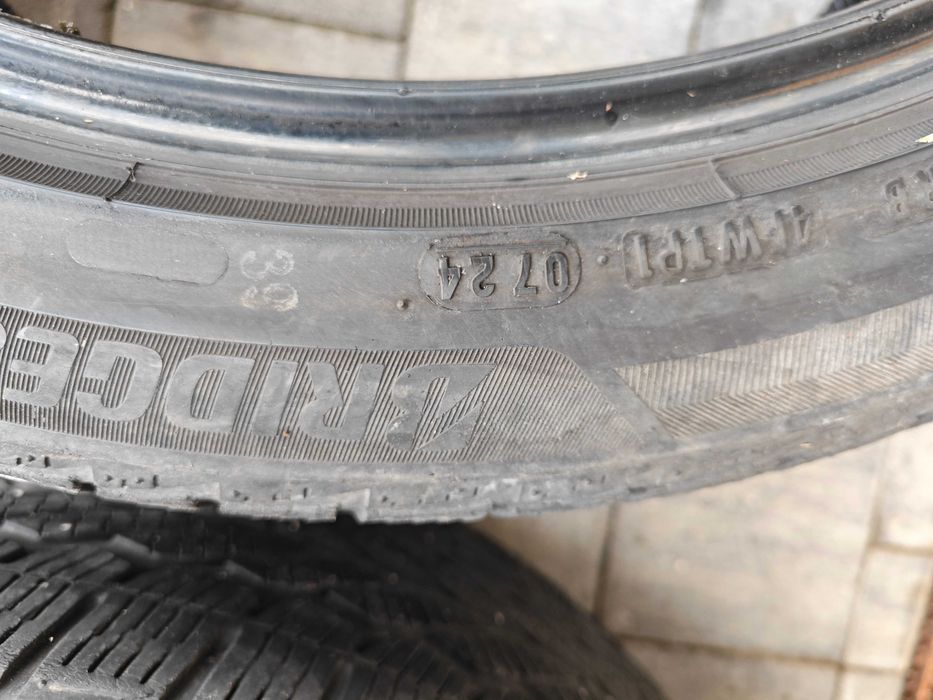 Opony Bridgestone 225 45 R18 zimowe