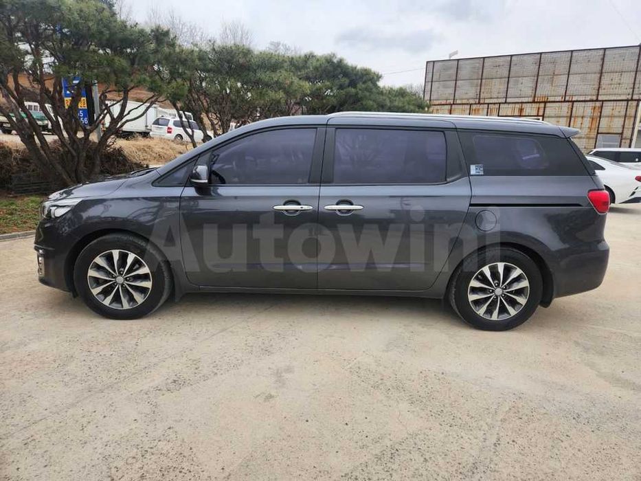 KIA CARNIVAL 9 місць / З пдв