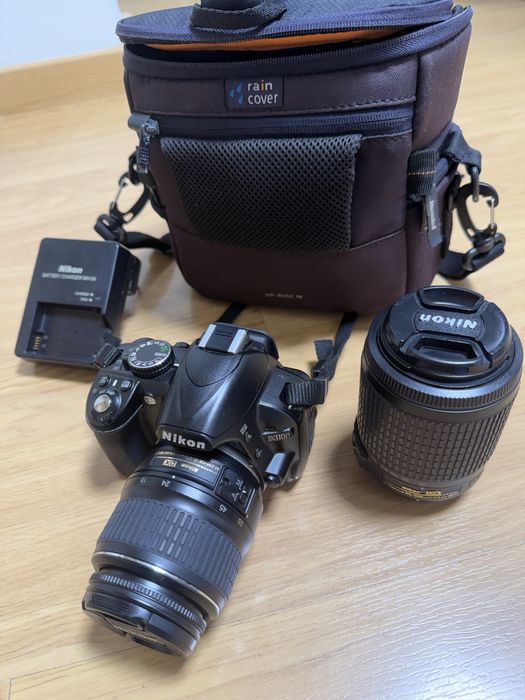 Nikon D3100 + 2 Objetivas (AF-S DX 18-55mm + AF-S DX 55-200mm)