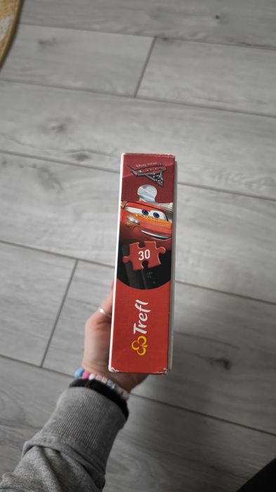 Puzzle z bajki auta mcqueen