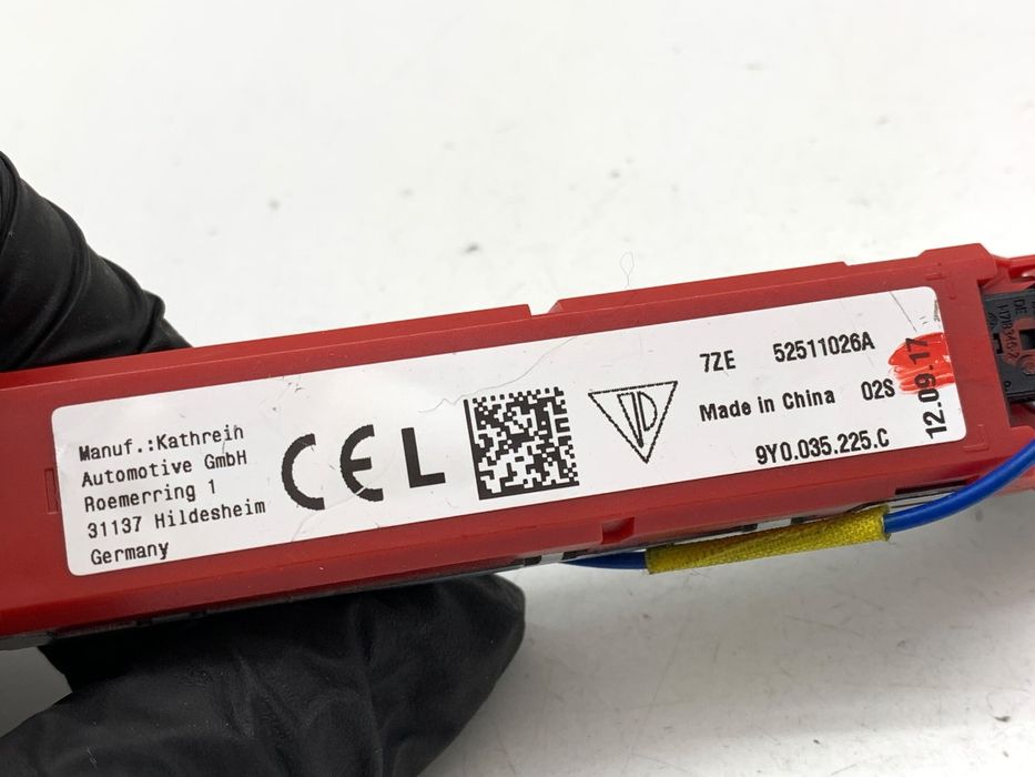 WZMACNIACZ ANTENOWY PORSCHE CAYENNE 9Y0035225C MODUŁ SYGNAŁU