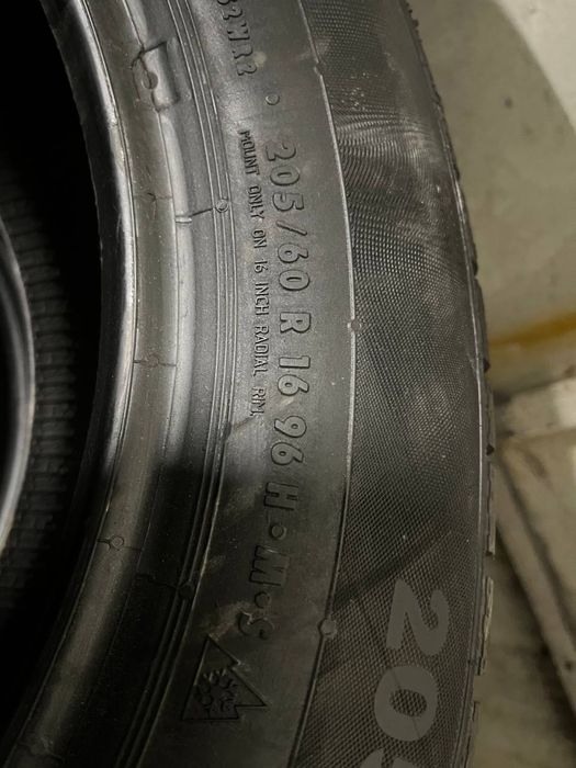 Комплект зимової гуми 205/60/16 Continental