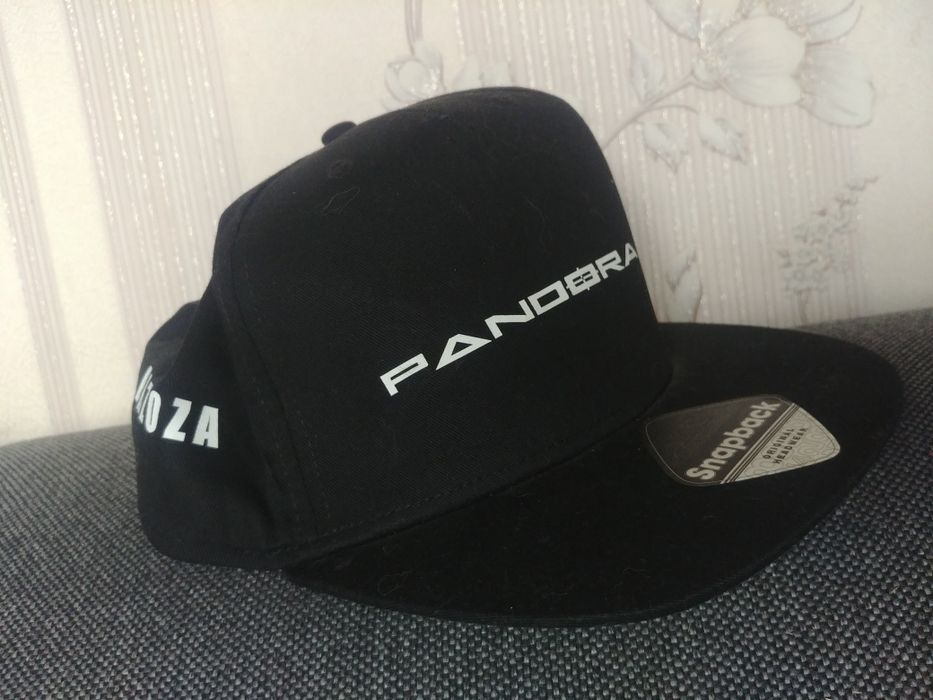 Czapka z płaskim daszkiem