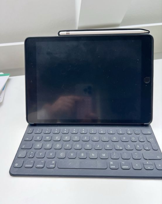 Ipad 8 - покоління  - Apple Pencil та Apple Magic Keyboard включені