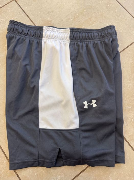 Under Armour krótkie sportowe spodenki r. M, szare, jak nowe