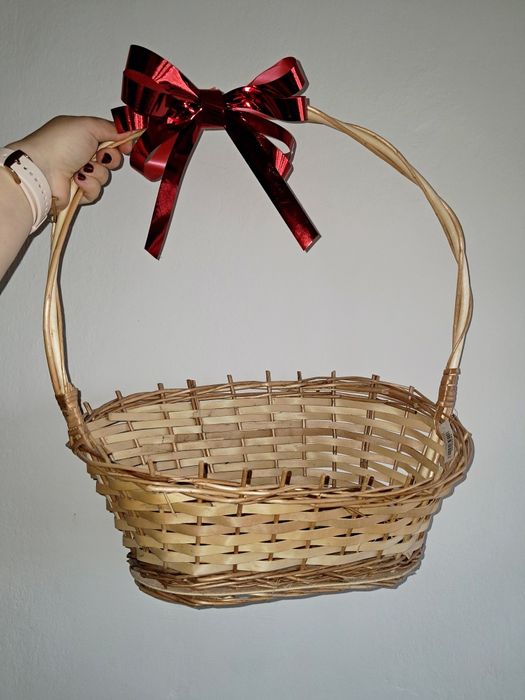 Koszyk wiklinowy na prezent