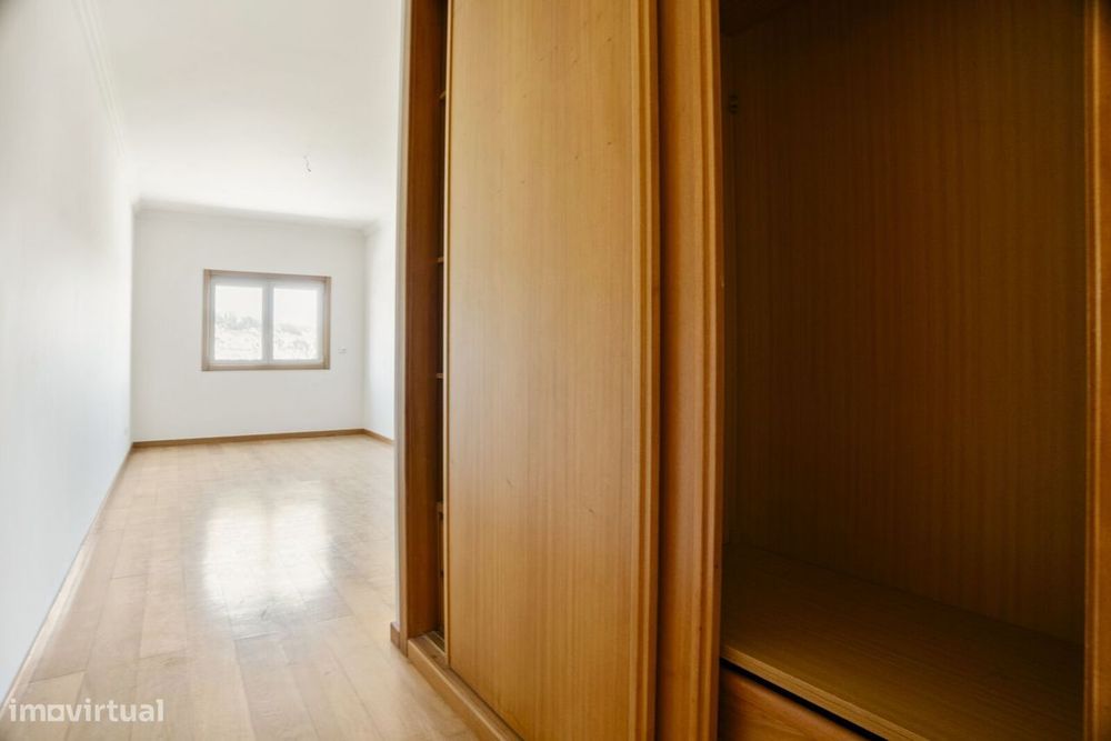 Apartamento T4 com jardim, Paço de Arcos, Oeiras