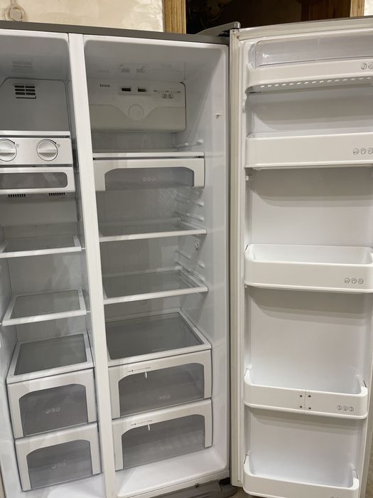 Продам Холодильник LG Side-by-Side