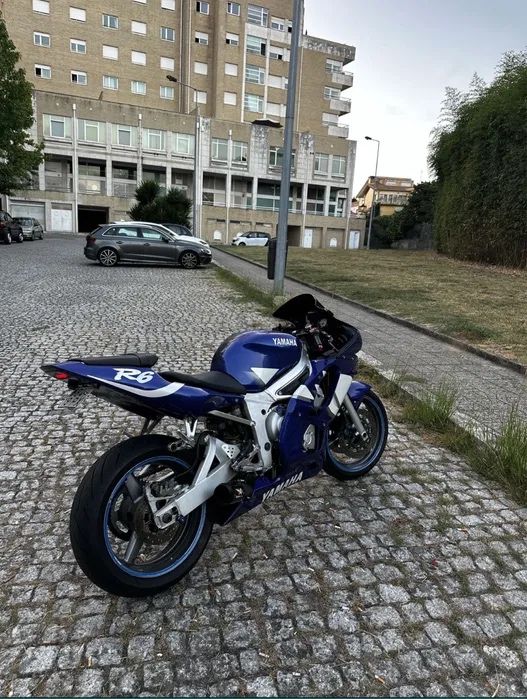 Selling Yamaha R6 (2000 model)