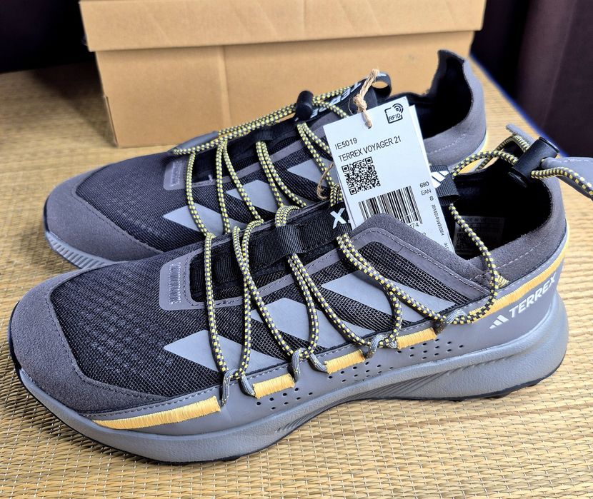 Оригінал 100%Чоловічі трекінгові кроссівки Аdidas Terrex Voyager 21 Travel  Grey(Розмір 42-26,5см)