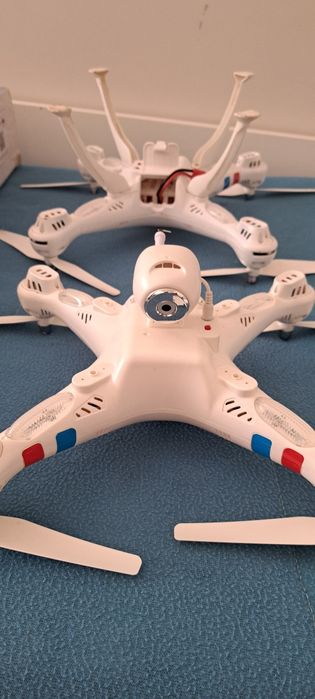 2 Drones Syma X8W FPV