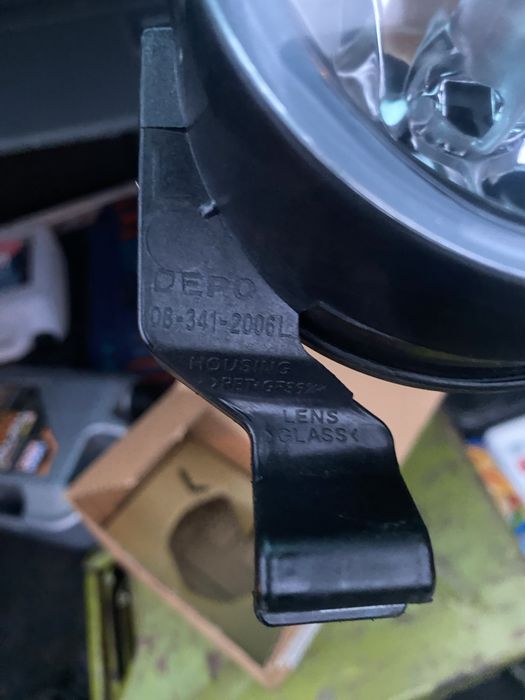 Протитуманка ліва(з водійської сторони)