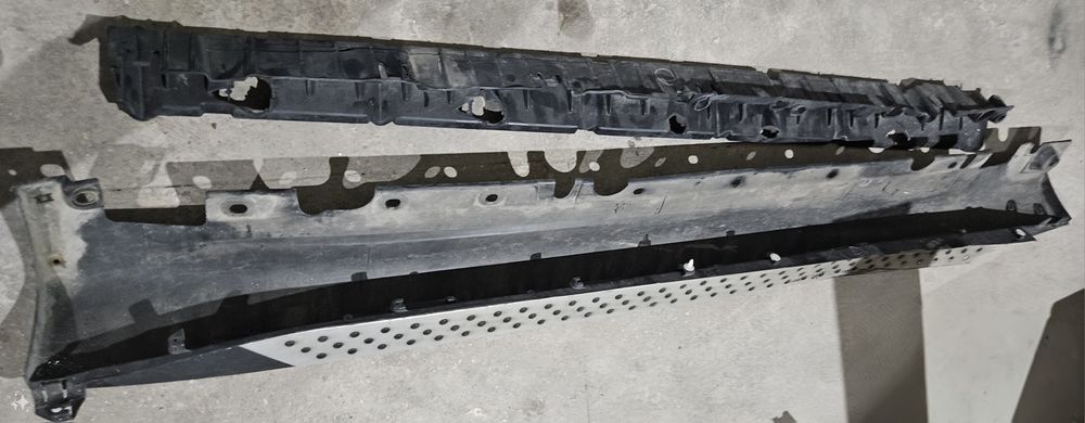 Порог BMW e70 правий