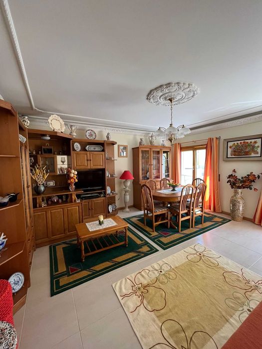 Mobília de sala de estar e jantar completa