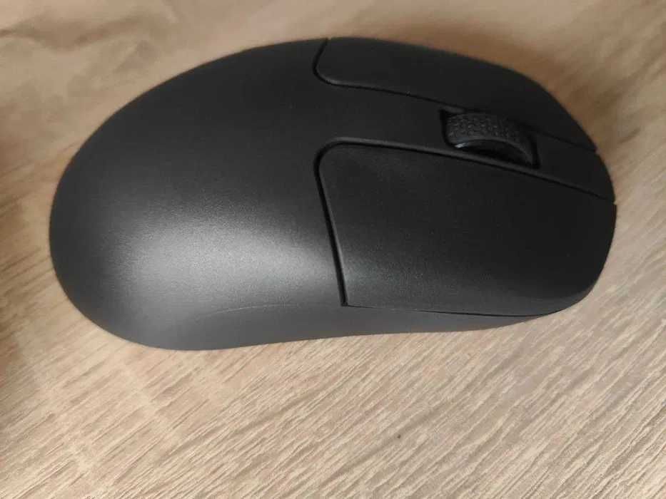 Ергономічна бездротова мишка Keychron M7 Wireless