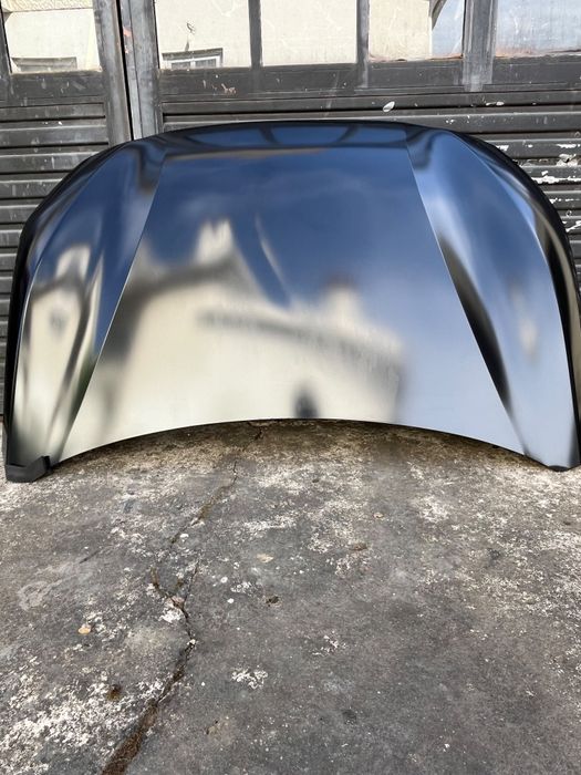Capô Peugeot 208 em bom Estado.