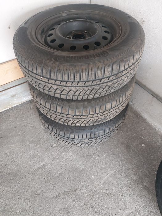 Opony zimowe z felgami 215 70 16 Hyundai