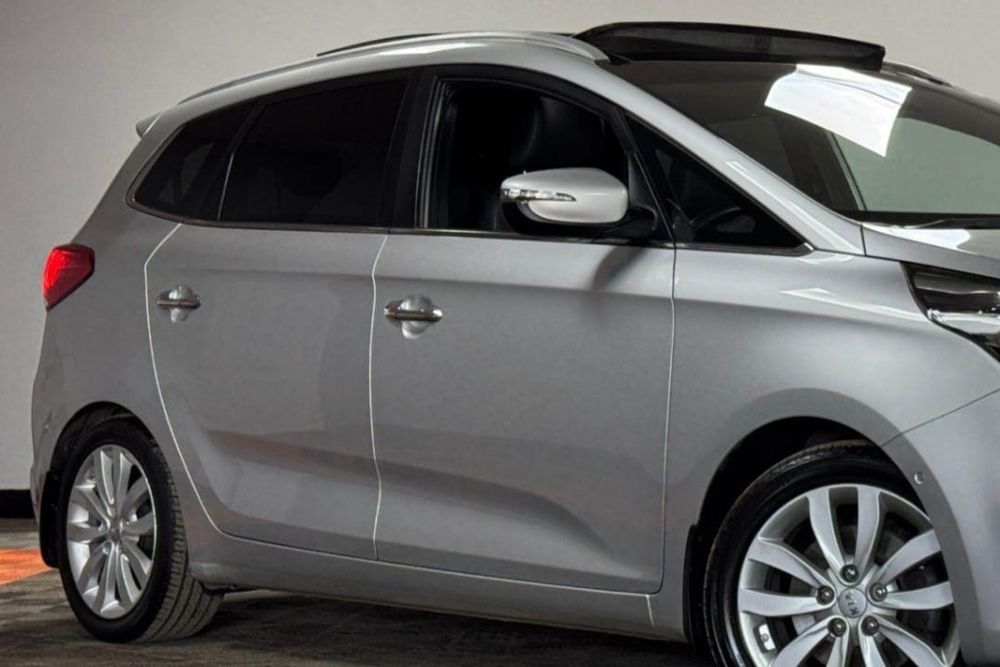 Drzwi prawe przednie kia carens IV 2016