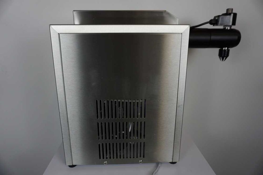 Automat do bitej śmietany Sanomat Euro-Piccolo 1,5L w stanie idealnym