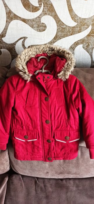 Продам курточку на дівчинку