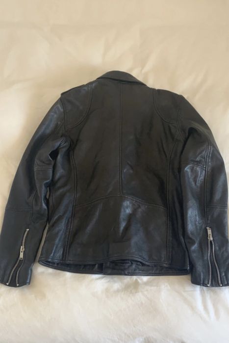 Blusão biker de cabedal preto