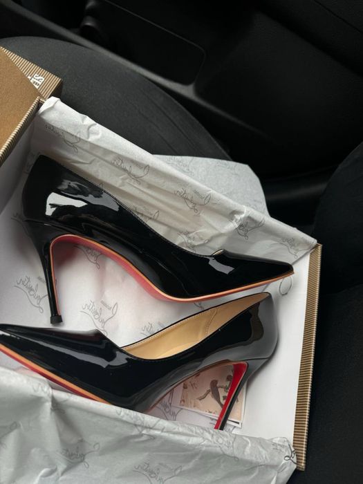Christian Louboutin лабутени підбори каблуки лабутены