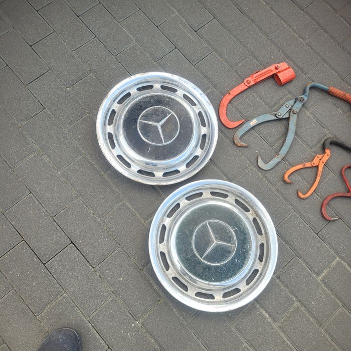 Kołpaki do starego Mercedesa